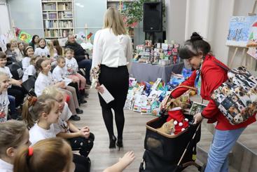 Akcja „Książka za karmę” i konkurs „Zwierzaki słodziaki” w Miejskiej Bibliotece podsumowane! (zdjęcia)